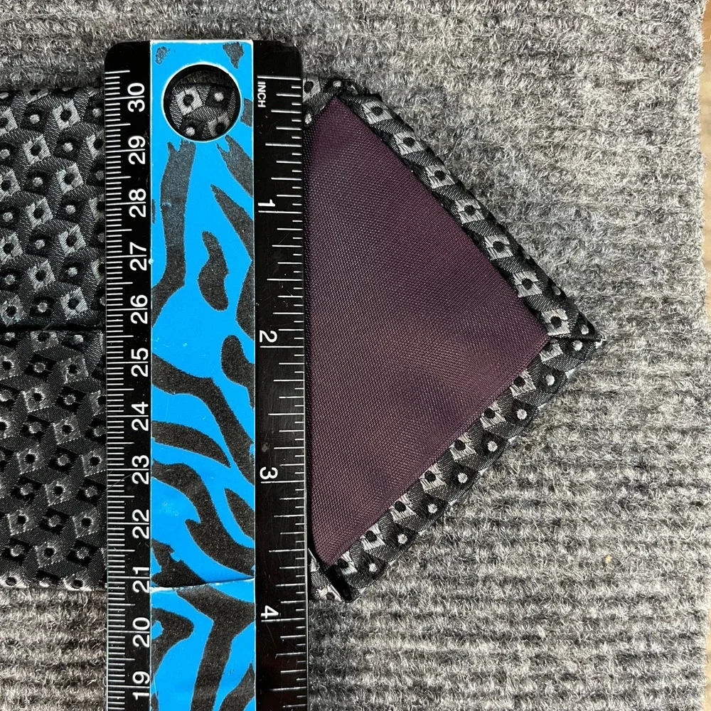 Kenneth Cole New York Mens Silk Tie Black Grey Geometric Diamond Pattern USA